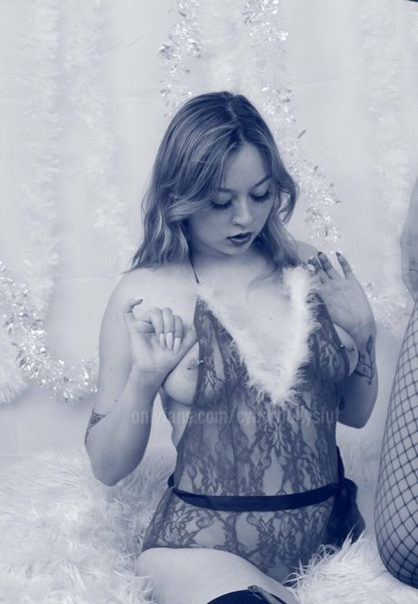 ブロンドオンリーファン セクシー裸 写真