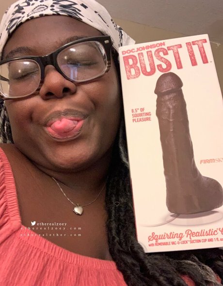 therealzoey ポルノスター ヌード 写真