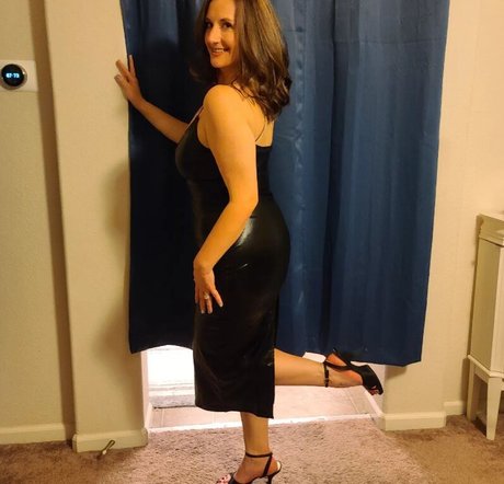 Mrs Bella Curves ポルノスター セクシー 写真