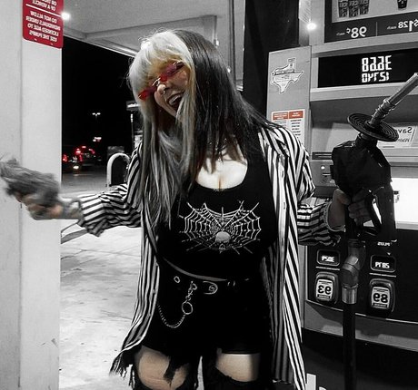 小さいチンポOnlyFans ポルノグラフィック 画像