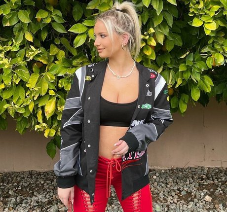 Chloe H ポルノスター 独占 写真