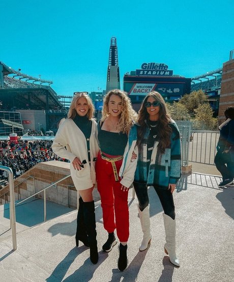 ハンズオンリーファン アートヌード 写真