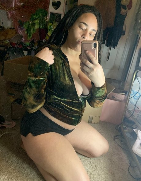 ぽっちゃり痴女OnlyFans ホットセクシー 画像