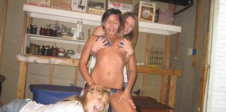 バイセクシャルカップルのOnlyFans トップ 写真