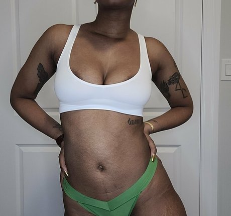 熟女ファックOnlyFans 無料裸 写真