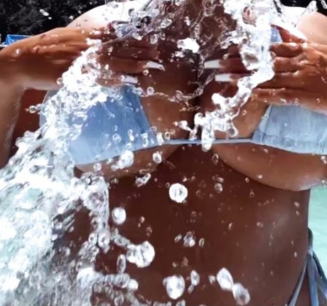 変態エボニーOnlyFans ホット 写真