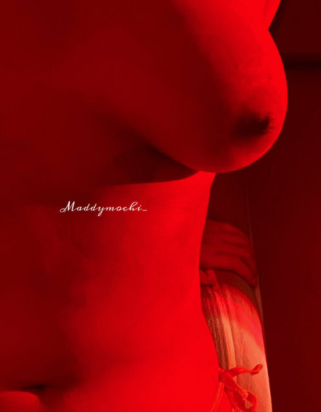 maddymochi ポルノ女優 画像