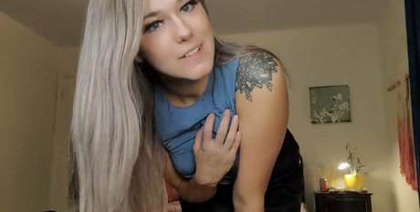 アジア人フィンドムOnlyFans ポルノグラフィック 写真