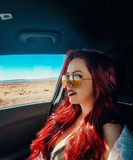 Madison Agnew 完璧なスター アーカイブ