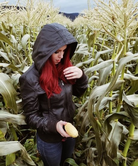 Madison Agnew ヌードモデル ギャラリー