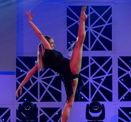 チンコを持つ女たち OnlyFans 無料裸 写真