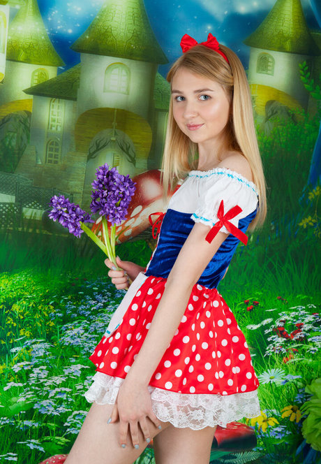 Nimfa ポルノモデル 写真