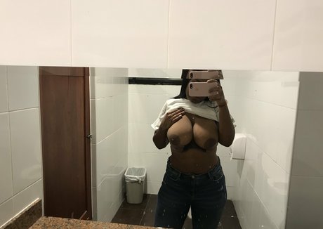 ail kitty_ 裸モデル 写真