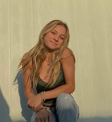 Isabella DuCharme 完璧な女優 写真