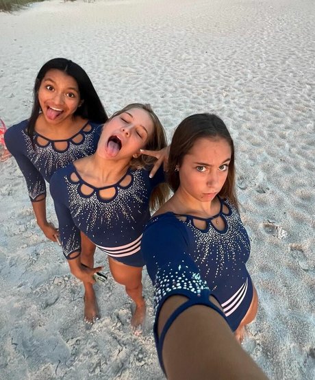 ニューハーフ 熟女 OnlyFans 素敵 写真