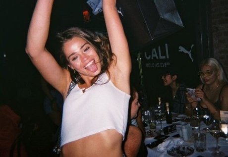 Laney DeGrasse ヌード女優 画像