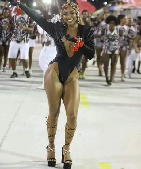 Dandara Mariana ポルノモデル 写真