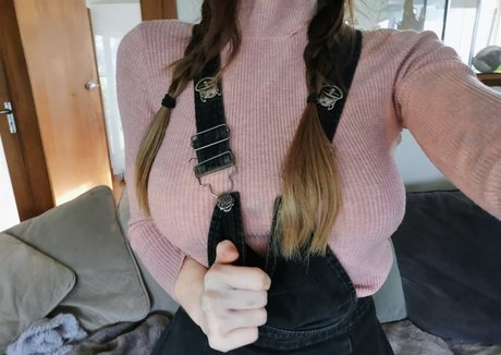 ブロンドオンリーファン ポルノ 画像