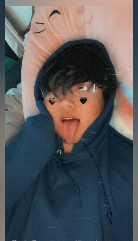 femboysnom 裸のポルノスター 画像