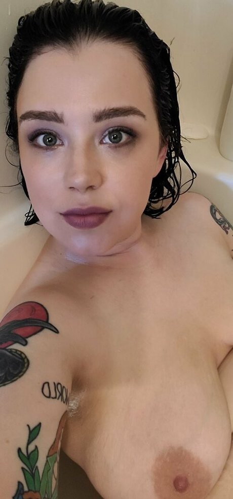 thequeenhasarrived xxx女優 画像