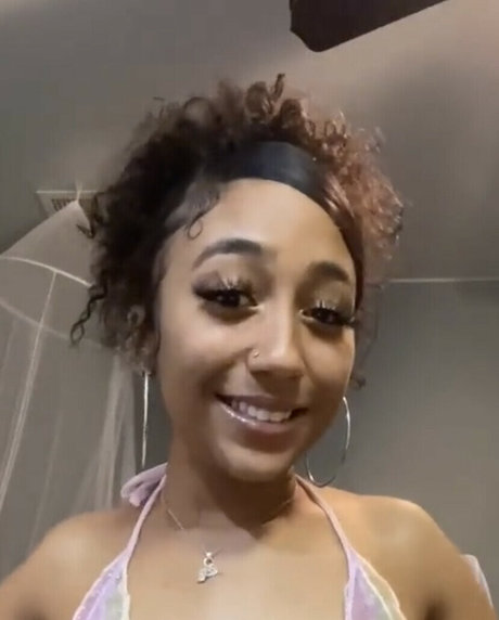 ディスコード トランス OnlyFans ヌード 写真