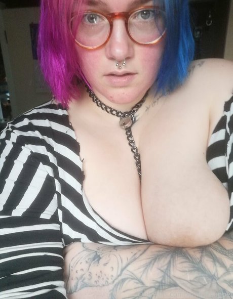 iamthepuppet エロティックなポルノスター 画像