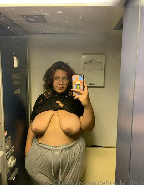 ghostly lilacs アート女優 画像