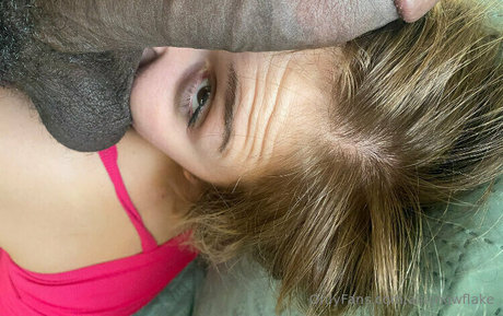 aliisnowflake 独占女優 画像