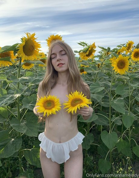 フェムボーイアジアンOnlyFans 無料裸 画像