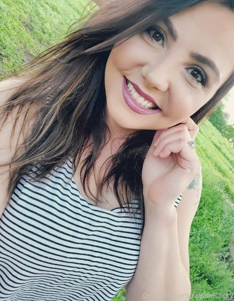 張りのあるおっぱいOnlyFans セクシー裸 写真