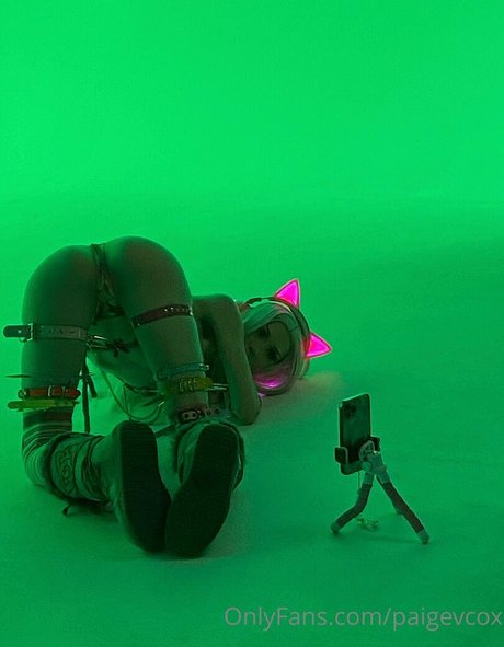 アナルパウグオンリーファンズ 裸 写真