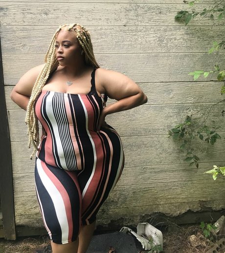 裸のプリンセスOnlyFans 無料裸 画像