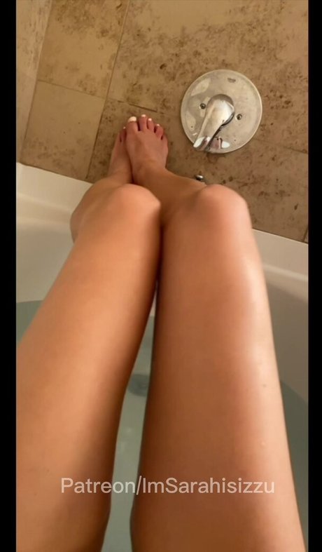 ImSarahisizzu エロティックなポルノスター 写真