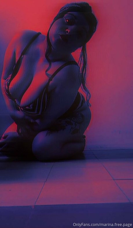 小柄なブロンドの熟女OnlyFans 限定 アーカイブ