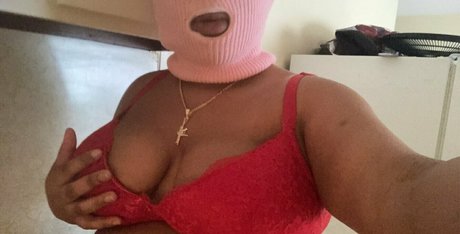 イタリア人熟女OnlyFans ヌード ギャラリー