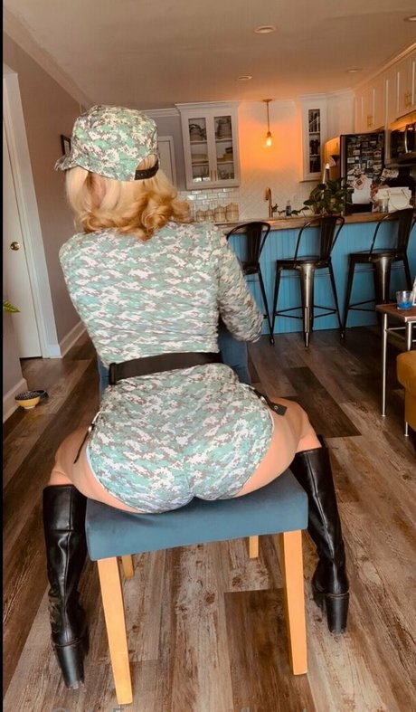 lapatronavip ヌードのポルノスター 写真