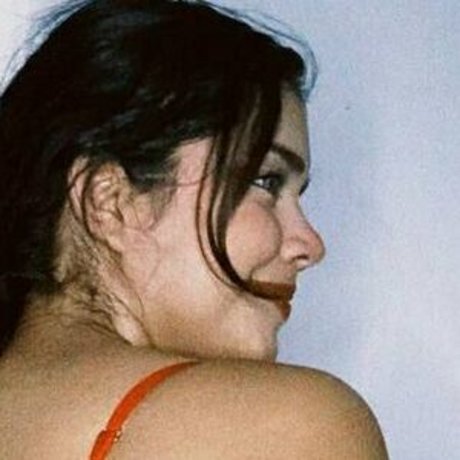 そばかすOnlyFans 美しい 写真