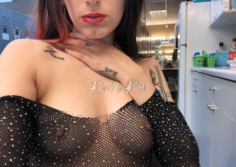 RaeNaeRod セクシーなポルノスター 画像