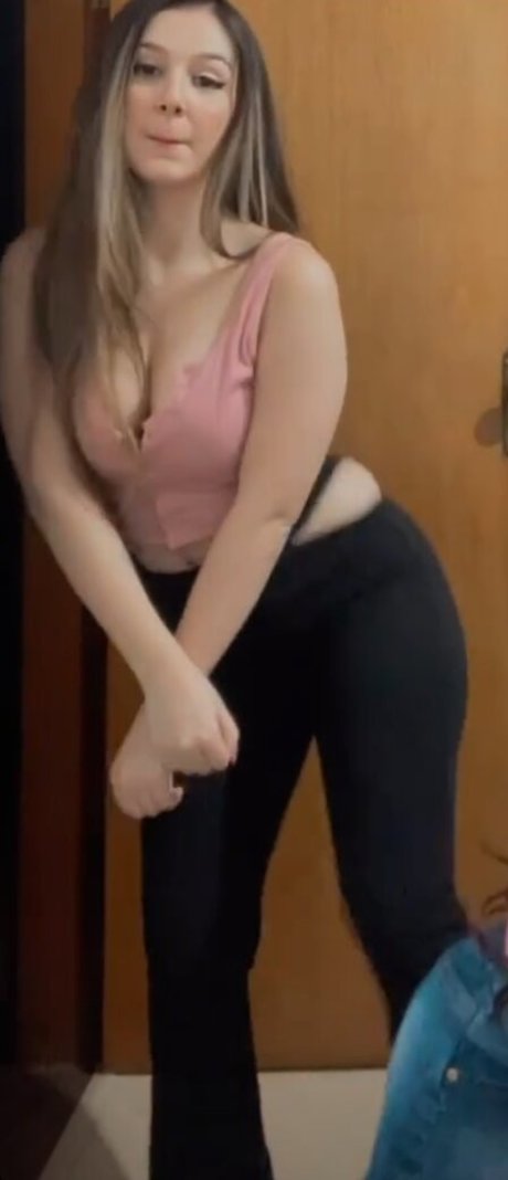 Carolzinha ヌードのポルノスター アーカイブ