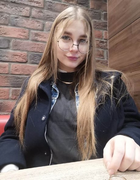 バイセクシャルカップルのOnlyFans 無料xxx 画像