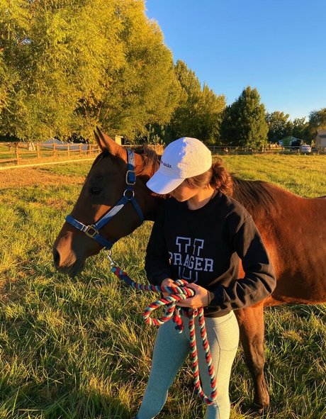 イタリア人熟女OnlyFans ホット 画像