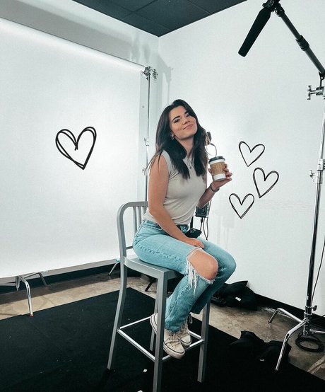 毛深いBBW OnlyFans 美しいヌード 画像