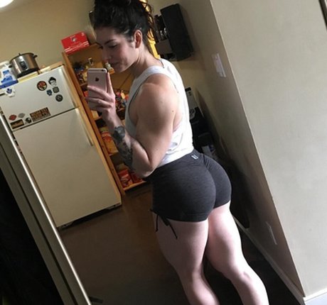 Natasha Aughey xxxスター 写真