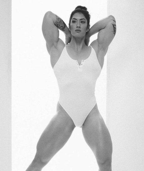 濃厚なラテン系熟女OnlyFans トップ 写真