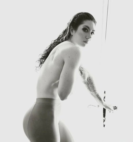 シシーオンリーファンズ 無料セックス 写真