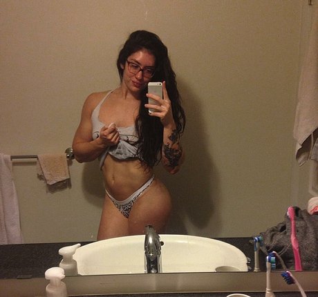 Natasha Aughey アートポルノスター 画像