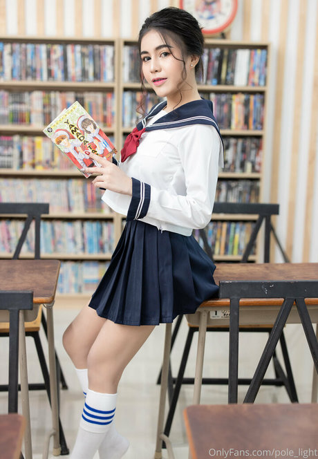 pole light ヌードモデル 写真