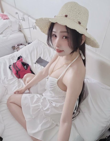 Momocat 0w0 アダルトスター 画像