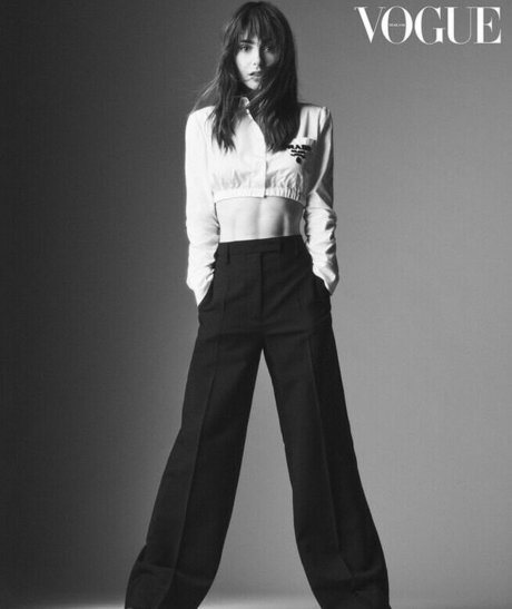 Lily Collins 無料モデル 画像