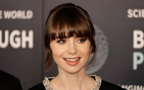 Lily Collins ポルノモデル 画像